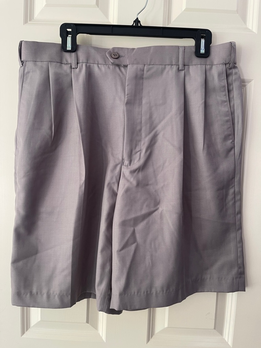 Boccaccio Men's Golf Front Pleated Shorts in Light Gray size 34
